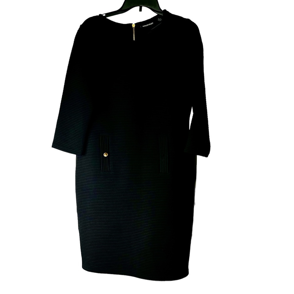 Nina Leonard Black Ribbed dress in Size Large.